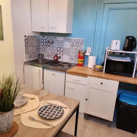 아파트 Le Petit Mediterraneen 페홀