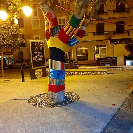 Le Petit Mediterraneen Апартаменты Пероль